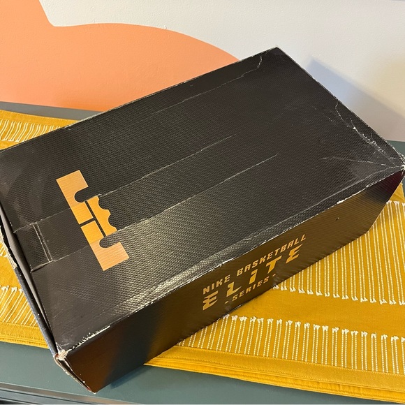 Nike Lebron SOUTH BEACH 9 size men’s 10 US - Picture 10 of 10